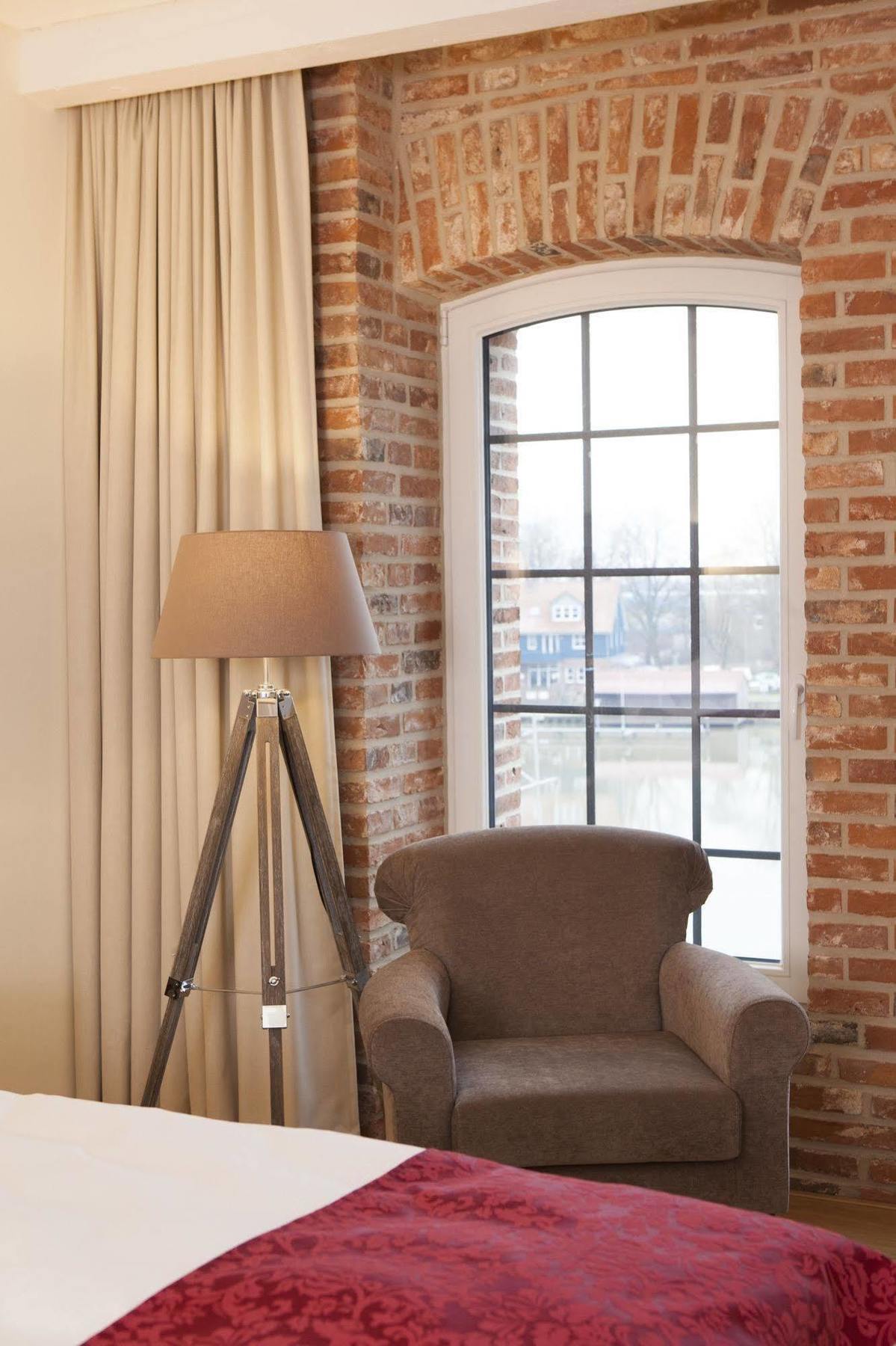Hotel Hafenspeicher Леер Экстерьер фото